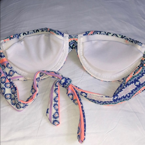 Super cute colourful bikini top - Picture 3 of 3